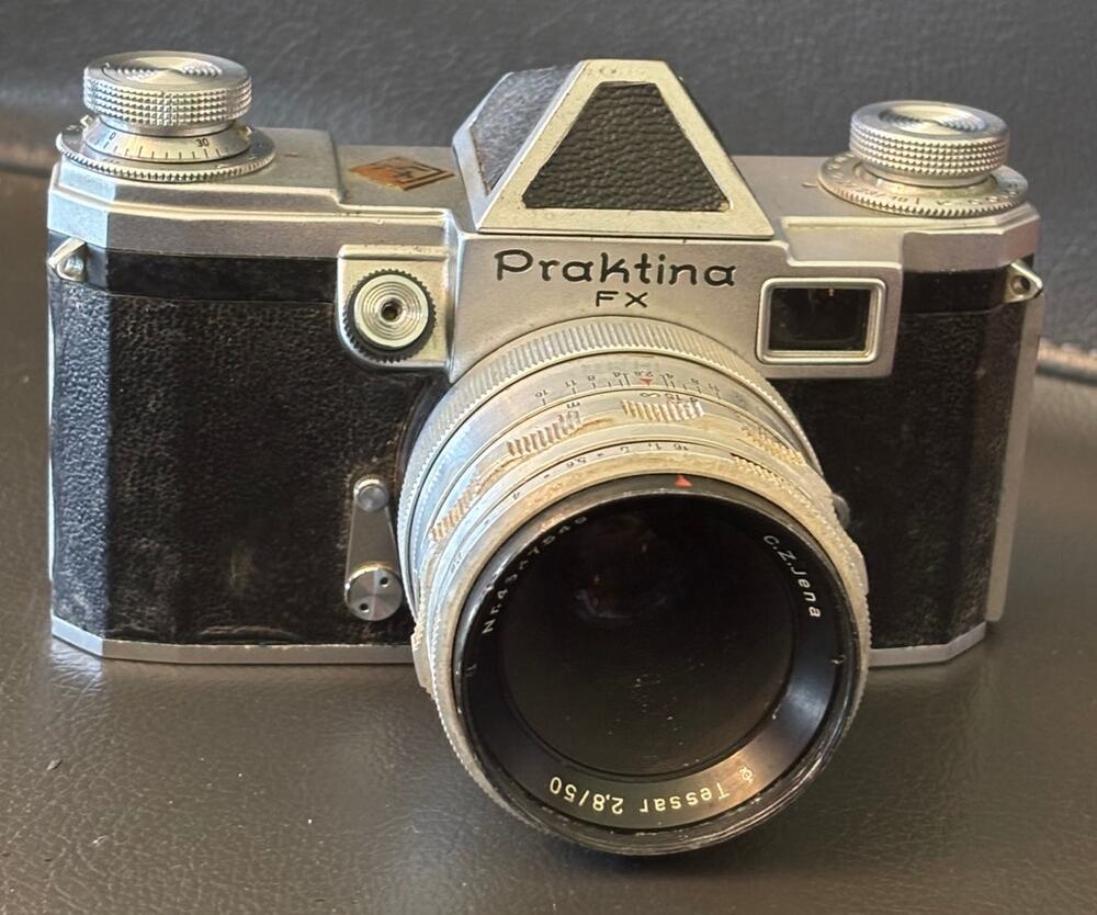Praktina FX 35mm Camera Carl Zeiss Jena Tessar 50mm f/2.8 c. 1950s